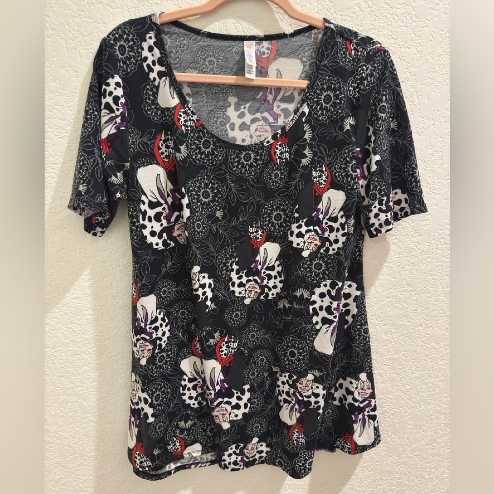 LuLaRoe black Cruella De ville women’s top
